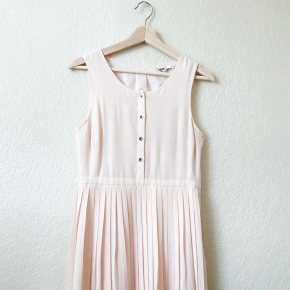Madewell Silk Pleated Dress - Picture 2 of 7